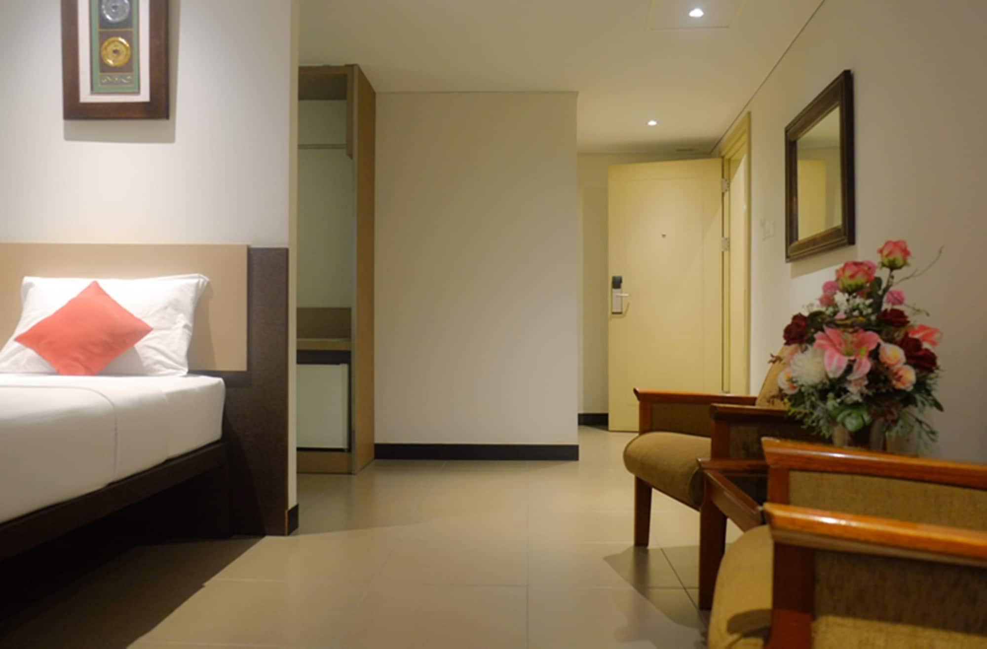 Mutiara Hotel And Convention Bandung Exterior photo